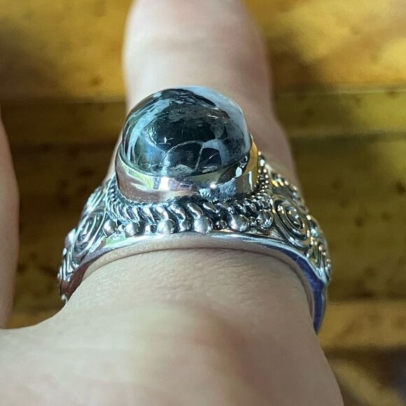 Genuine White Buffalo Sterling Silver Ring Size 8 - Picture 2 of 9